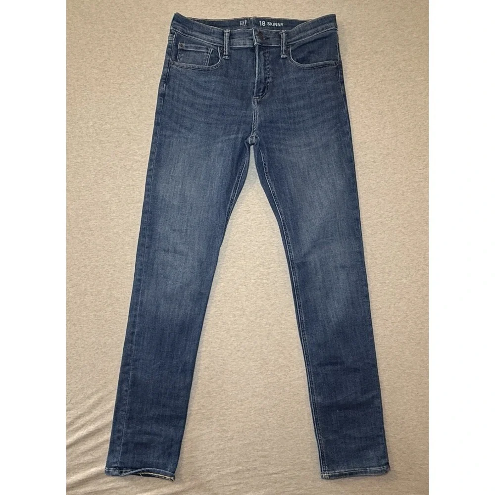 GAP Kids. size 18 skinny. light blue jean wash.